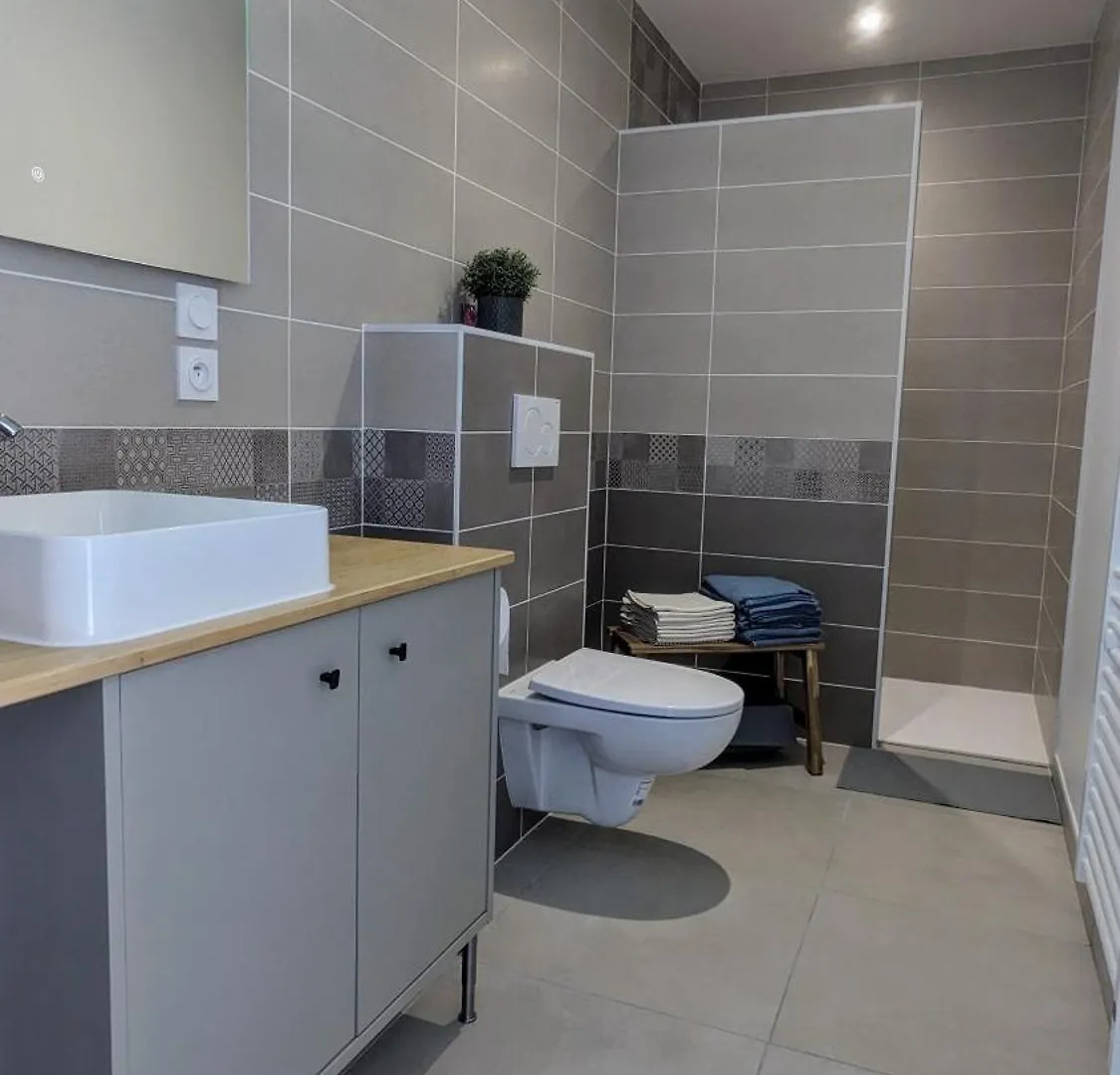 Holiday home #01 - Le 60 - Gites Modernes Et Confortables Villieu