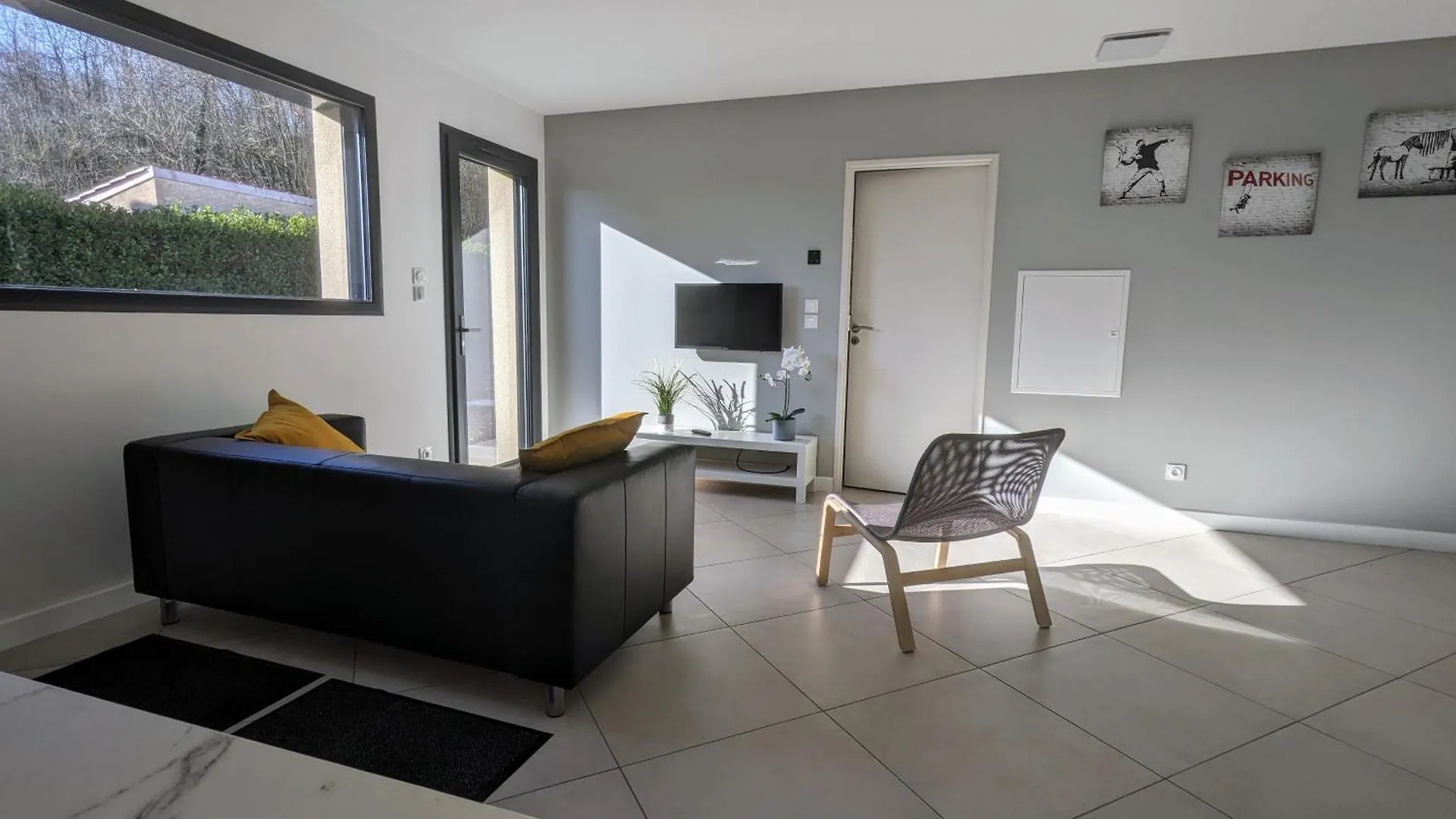 Holiday home #01 - Le 60 - Gites Modernes Et Confortables Villieu